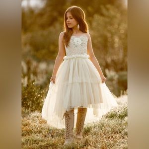 ARYANA DRESS IN CREAM